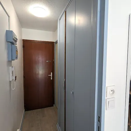 21m² Calme Avec Balcon En Centre-ville, Proche Gare Et - - Fr-1-420-55 *