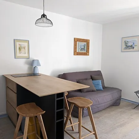 21m² Calme Avec Balcon En Centre-ville, Proche Gare Et - - Fr-1-420-55 *